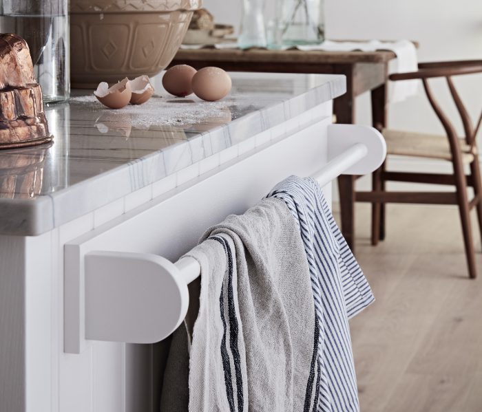 Simple shaker style towel rail